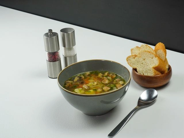 Грибной суп с вермишелью