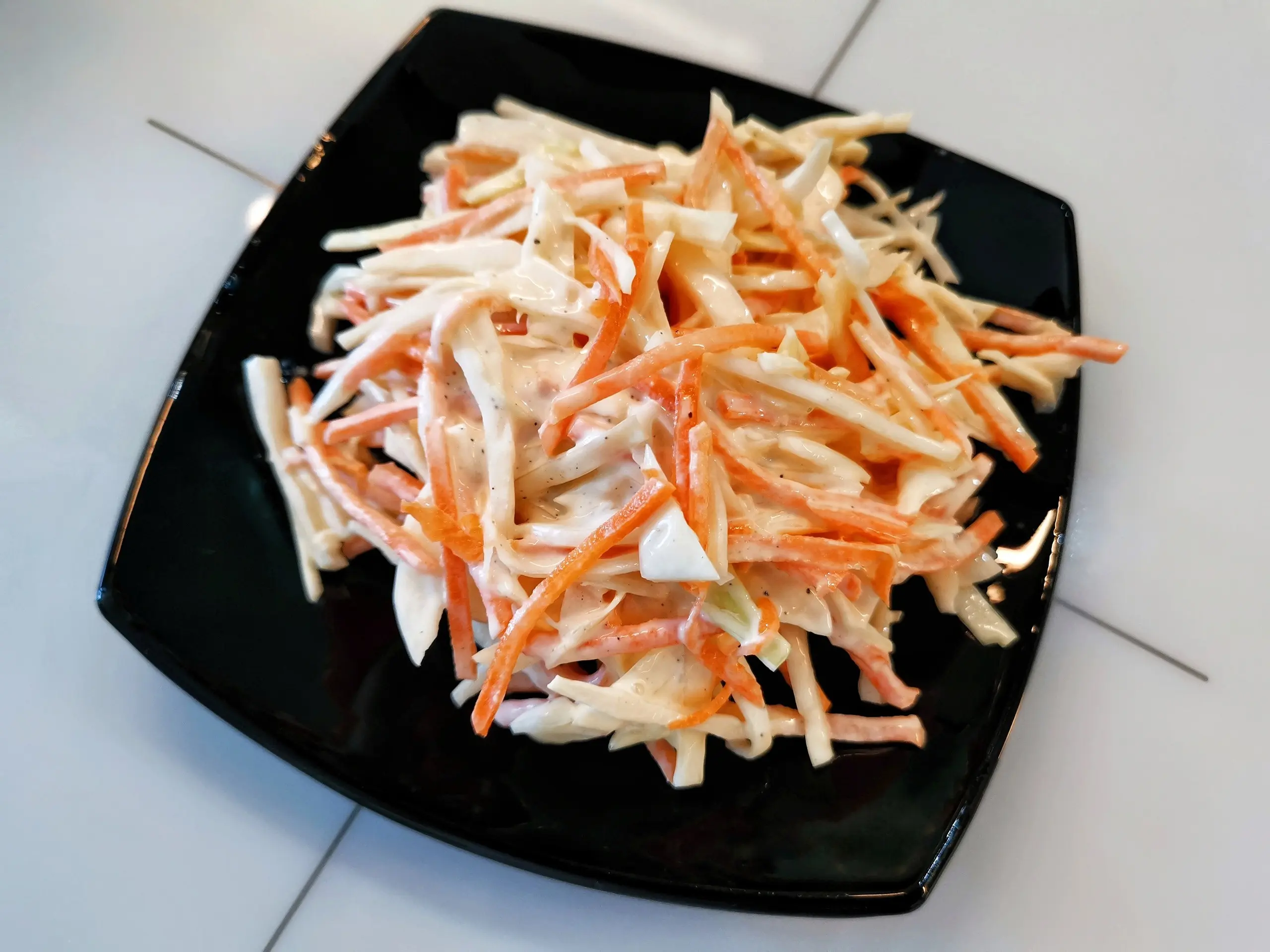 Классический капустный салат коул слоу