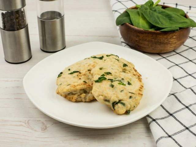 Котлетки из индейки со шпинатом