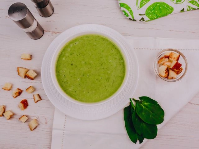 Крем-суп с брокколи и шпинатом