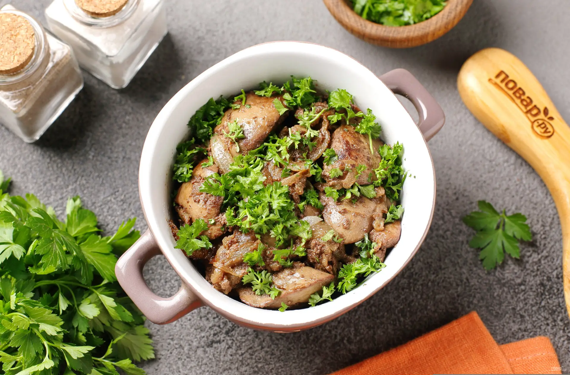 Куриная печень жареная с луком