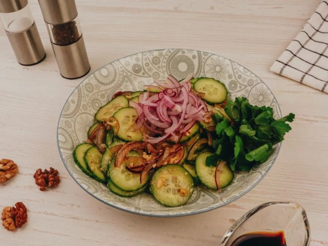 Лёгкий огуречный салат