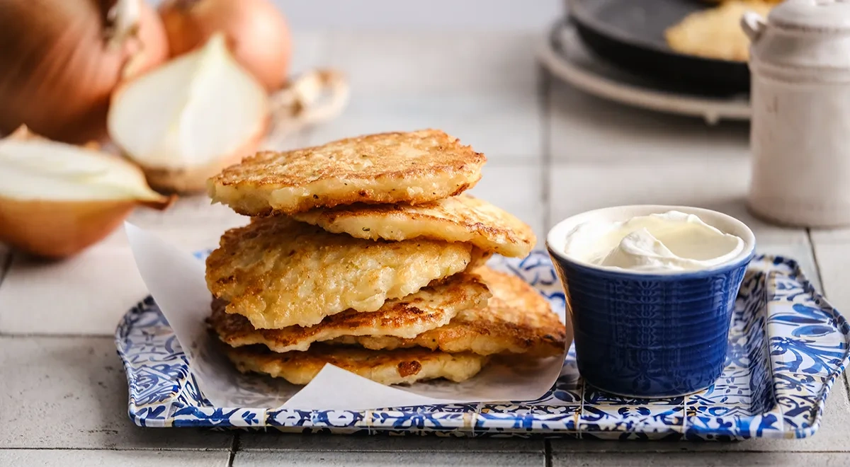 Луковые оладьи