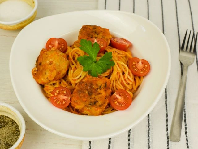 Паста с фрикадельками