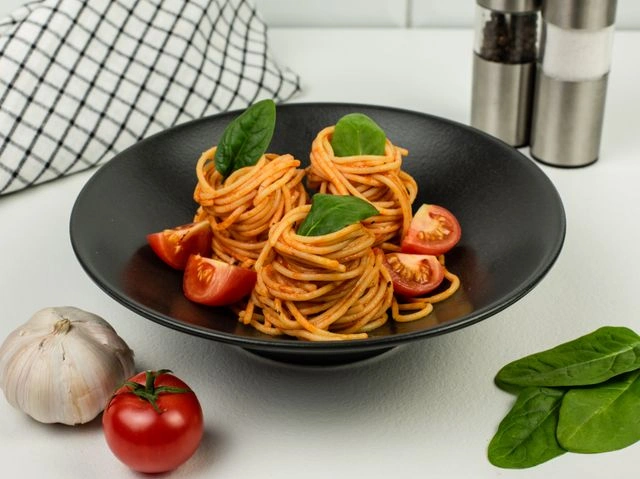 Паста в томатно-чесночном соусе