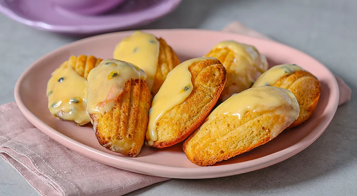 Печенье «Мадлен» с маракуйей