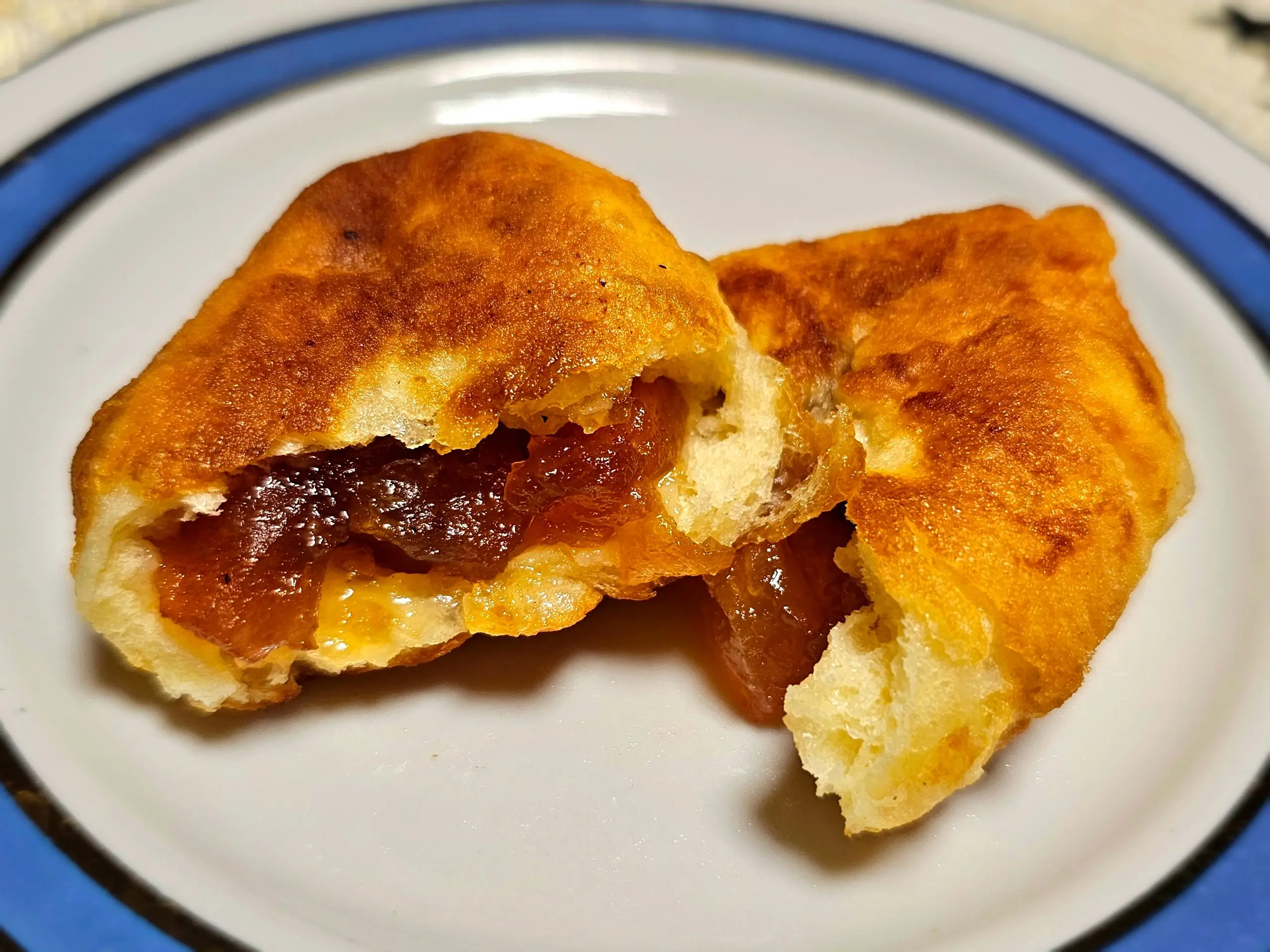 Пирожки с домашним повидлом