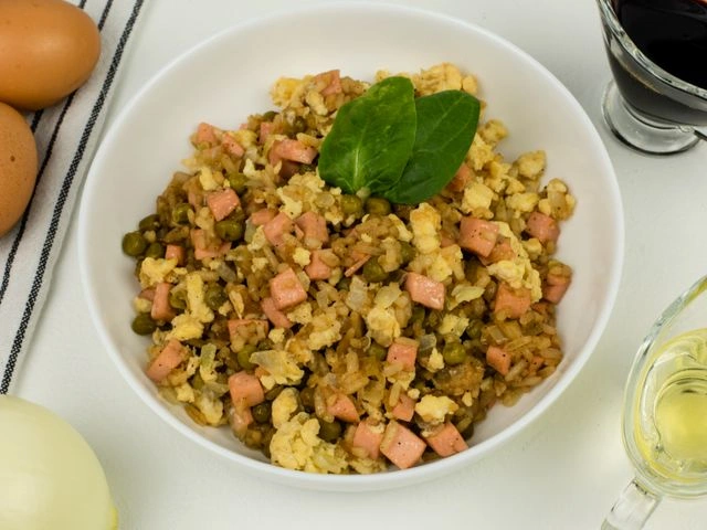 Рис по-кантонезийски