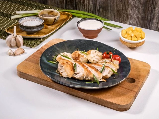 Рулетики из курицы с сыром