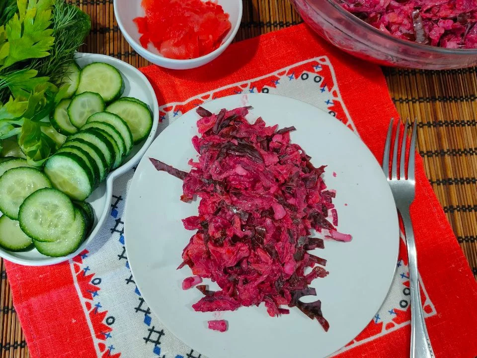 Салат из свеклы, моркови и морской капусты