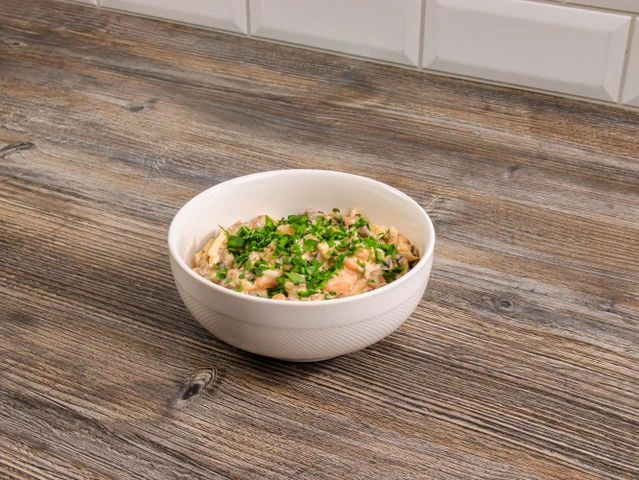 Салат с шампиньонами и фасолью