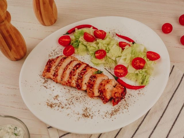 Стейк из индейки в соусе терияки, запеченный в духовке