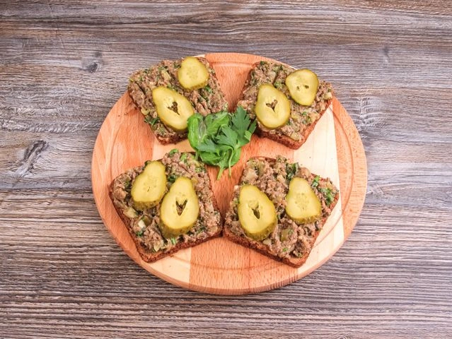 Тосты с шампиньонами