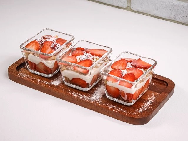 Трайфл с клубникой