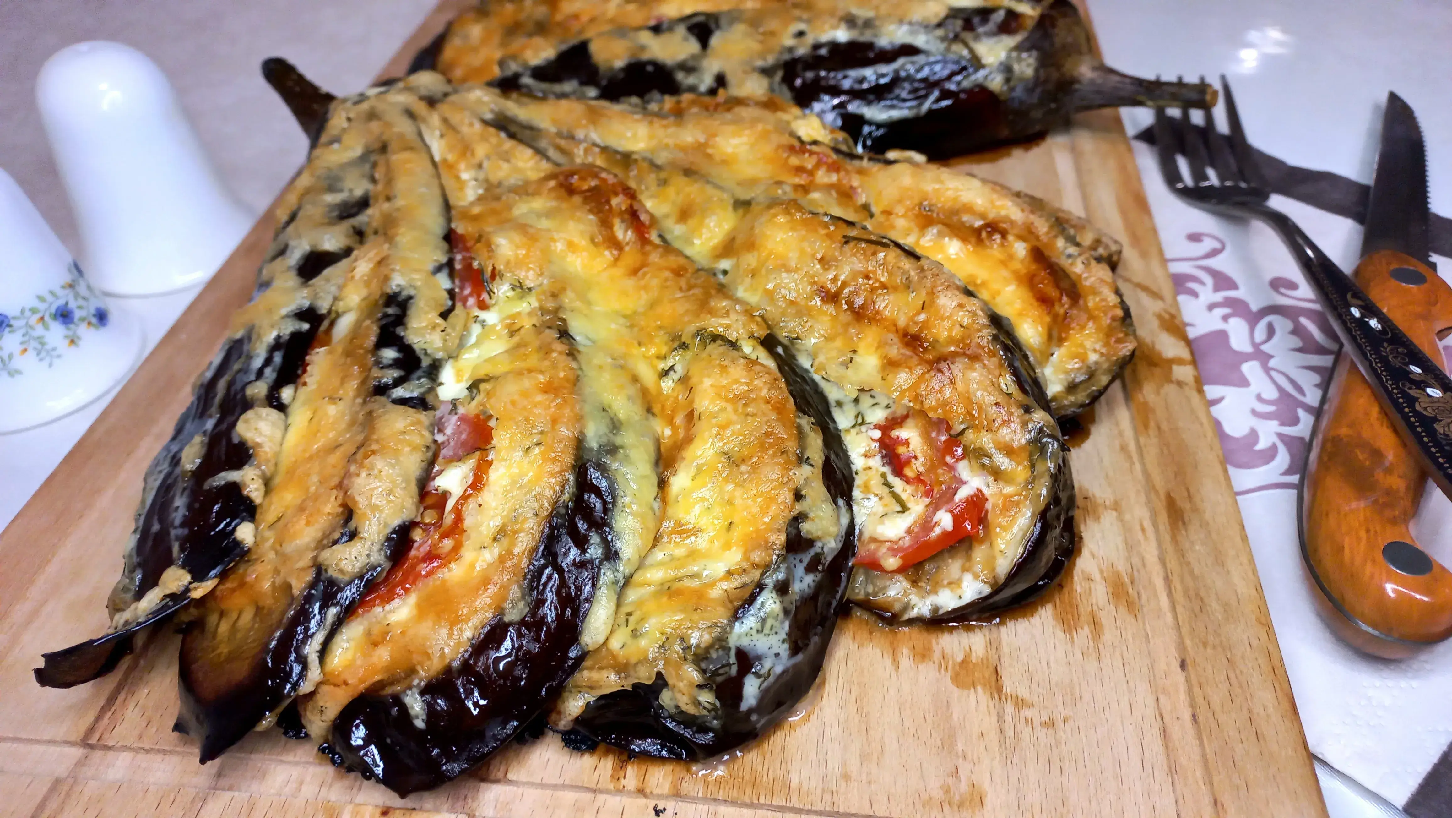 Веер из баклажанов в духовке