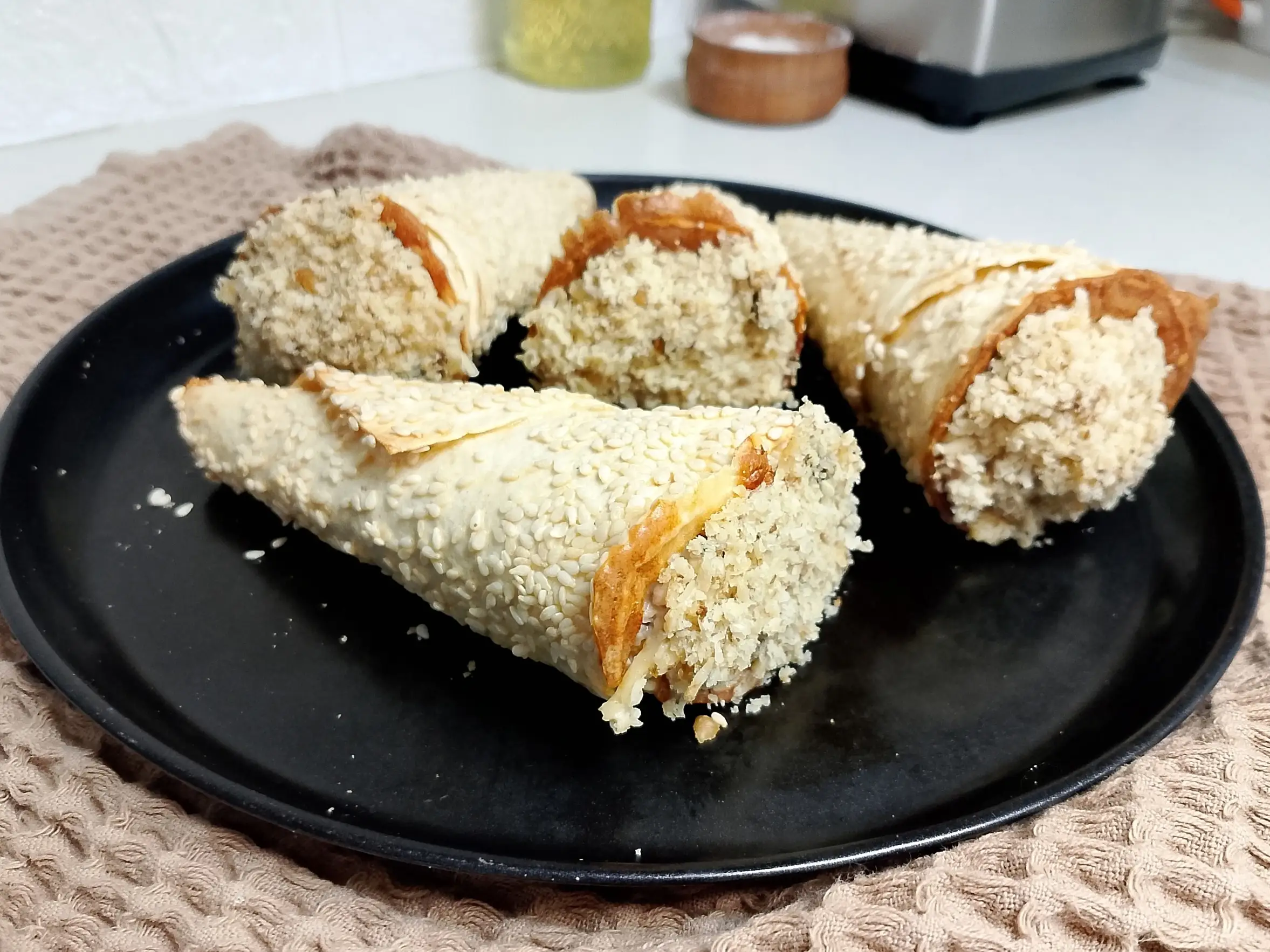 Закуска с курицей и грибами