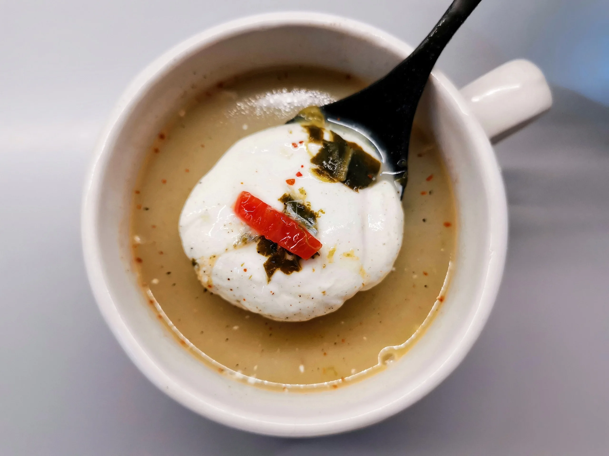 Зеленые щи с перепелкой