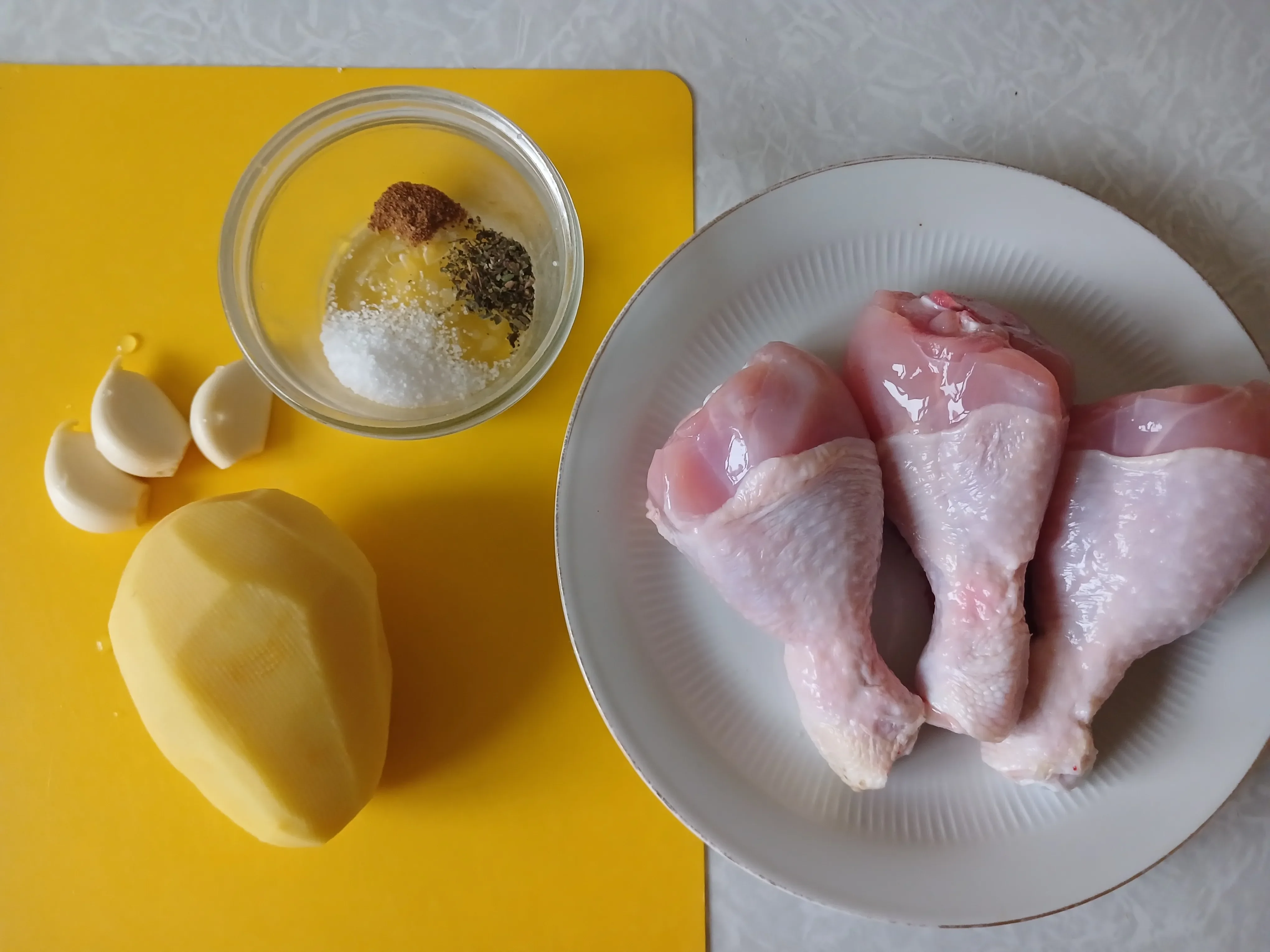 Ароматная курица в духовке для семейного праздника: шаг 1