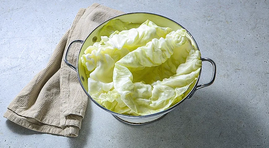 Азиатские голубцы с индейкой и креветками: шаг 1