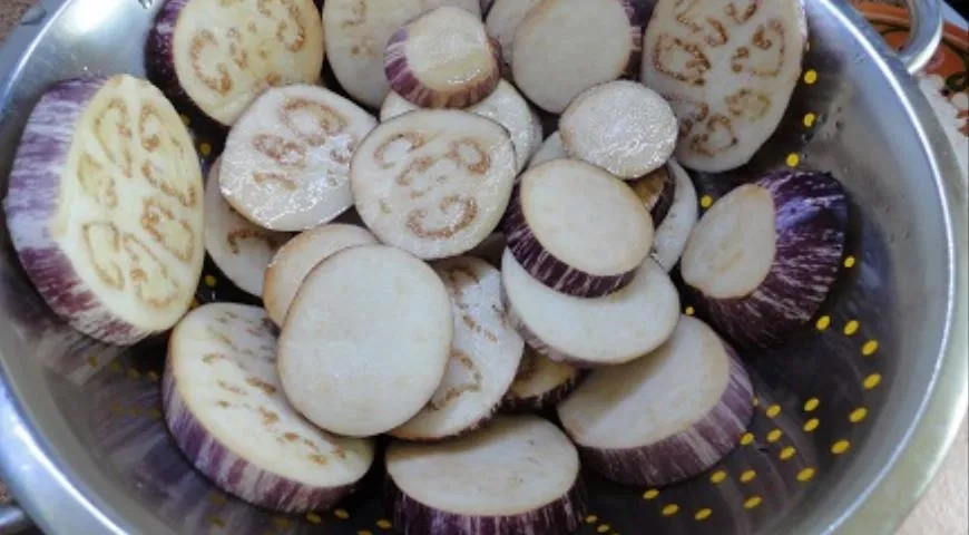 Баклажаны по-румынски: шаг 1