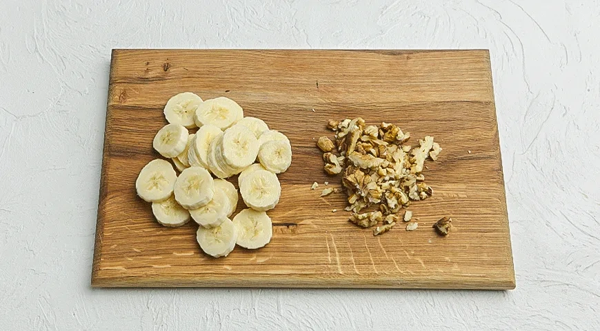 Бананы в карамели с грецкими орехами: шаг 1