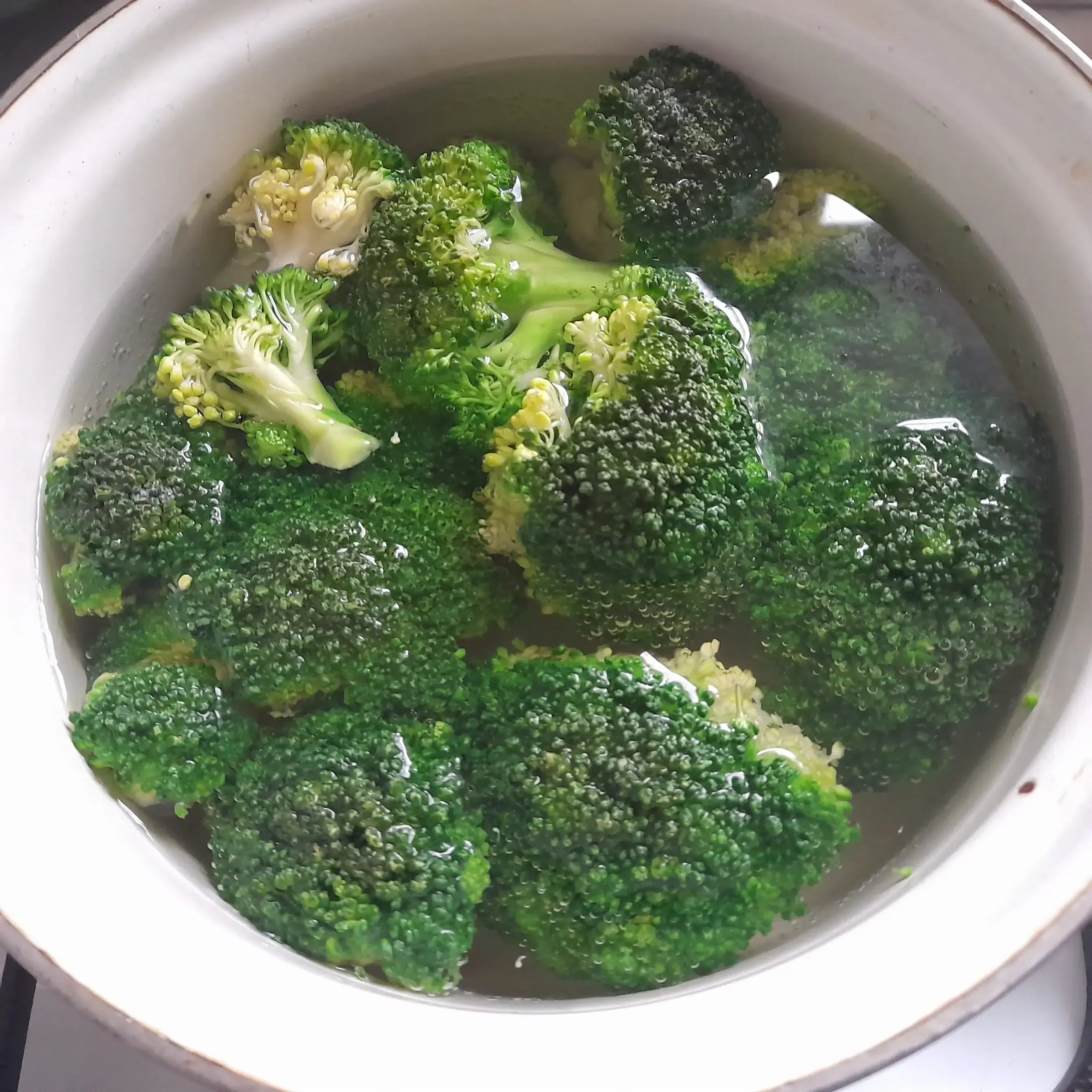 Биточки из брокколи со сметанным соусом: шаг 1