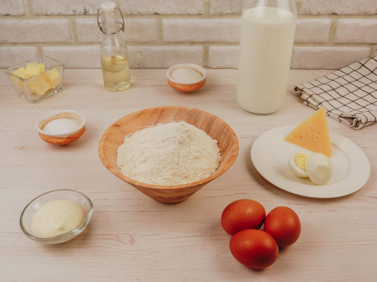 Шаг 1: Блинчики с сыром и яйцом