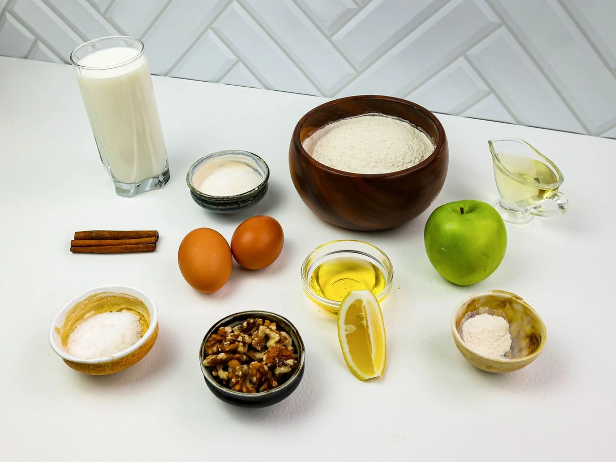 Шаг 1: Блинчики с яблоками и орехами