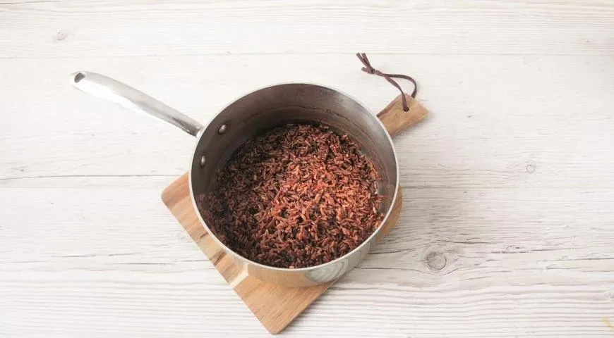 Боул из цветной капустой с куркумой, рисом и овощами: шаг 1