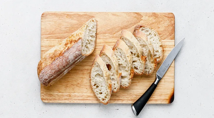 Брускетта Цезарь с курицей: шаг 1