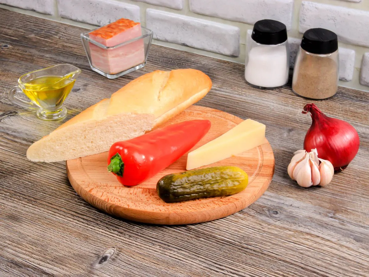 Шаг 1: Брускетта с ветчиной и сыром