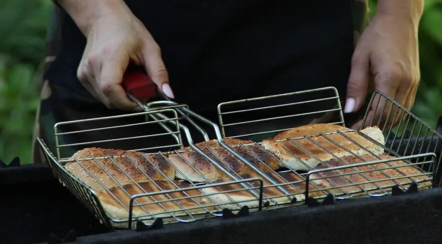 Бургер на гриле с соусом "БИГ-МАК": шаг 1