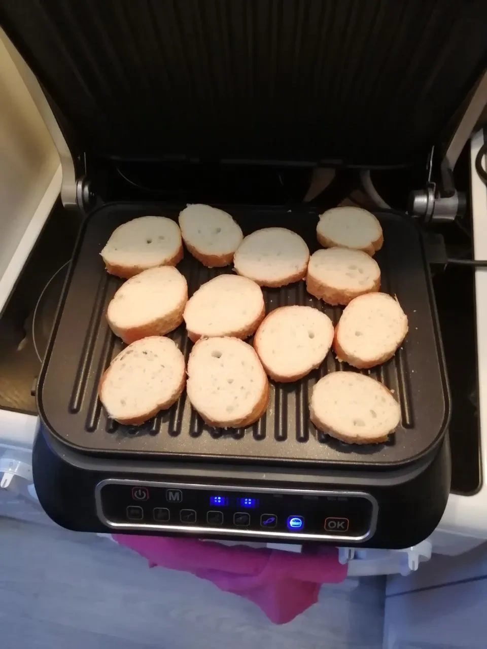 Бутерброды с киви: шаг 1