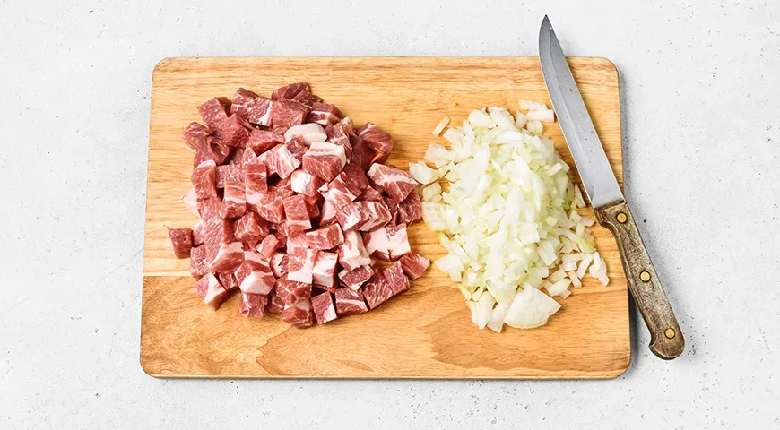 Чанахи со свининой в горшочках: шаг 1