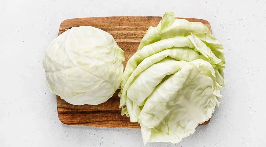 Чебуреки из капусты с куриным фаршем: шаг 1