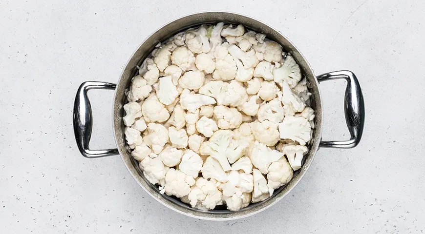 Цветная капуста в сметанном соусе: шаг 1