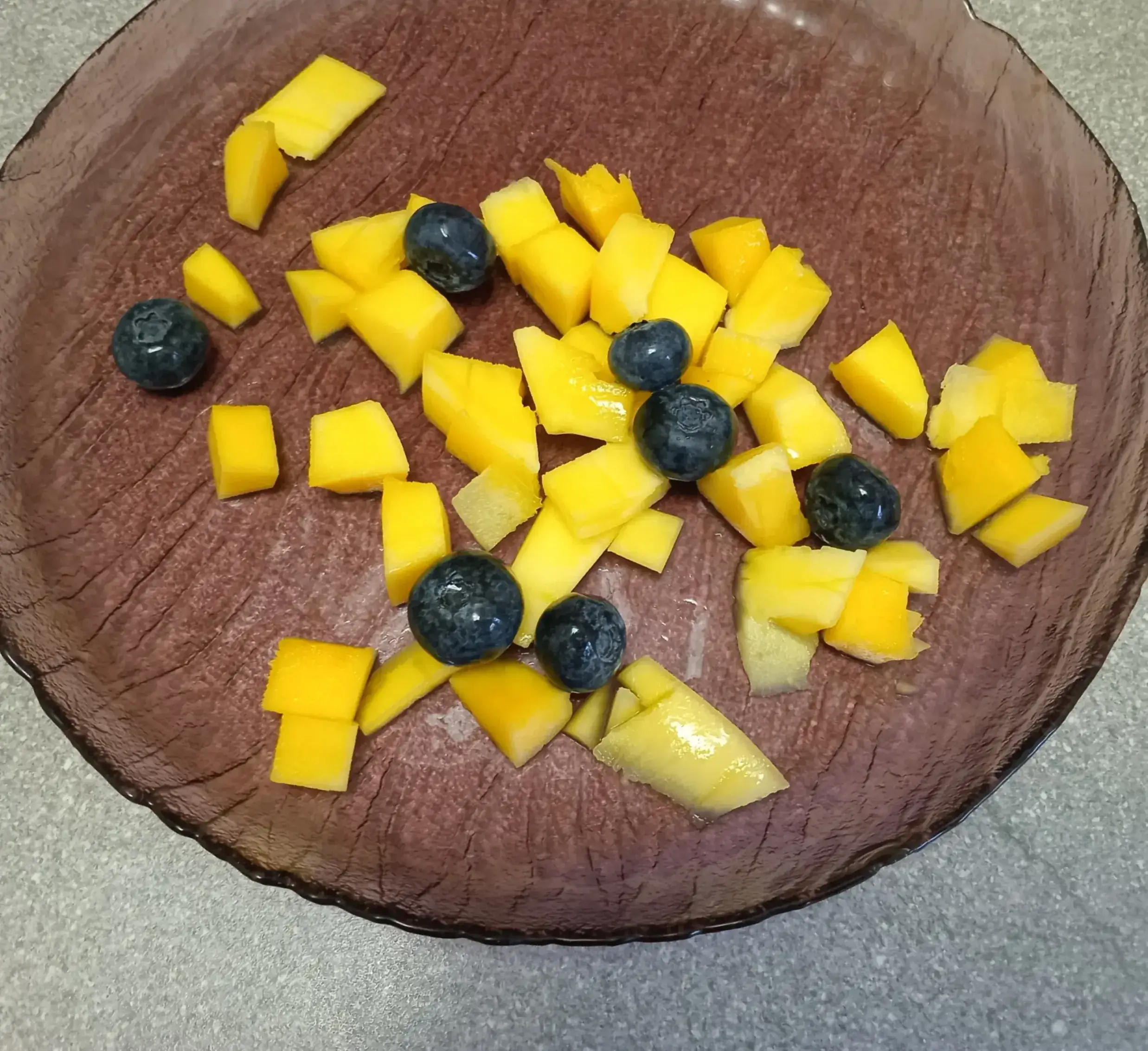 Десерт с манго и взбитыми сливками: шаг 1