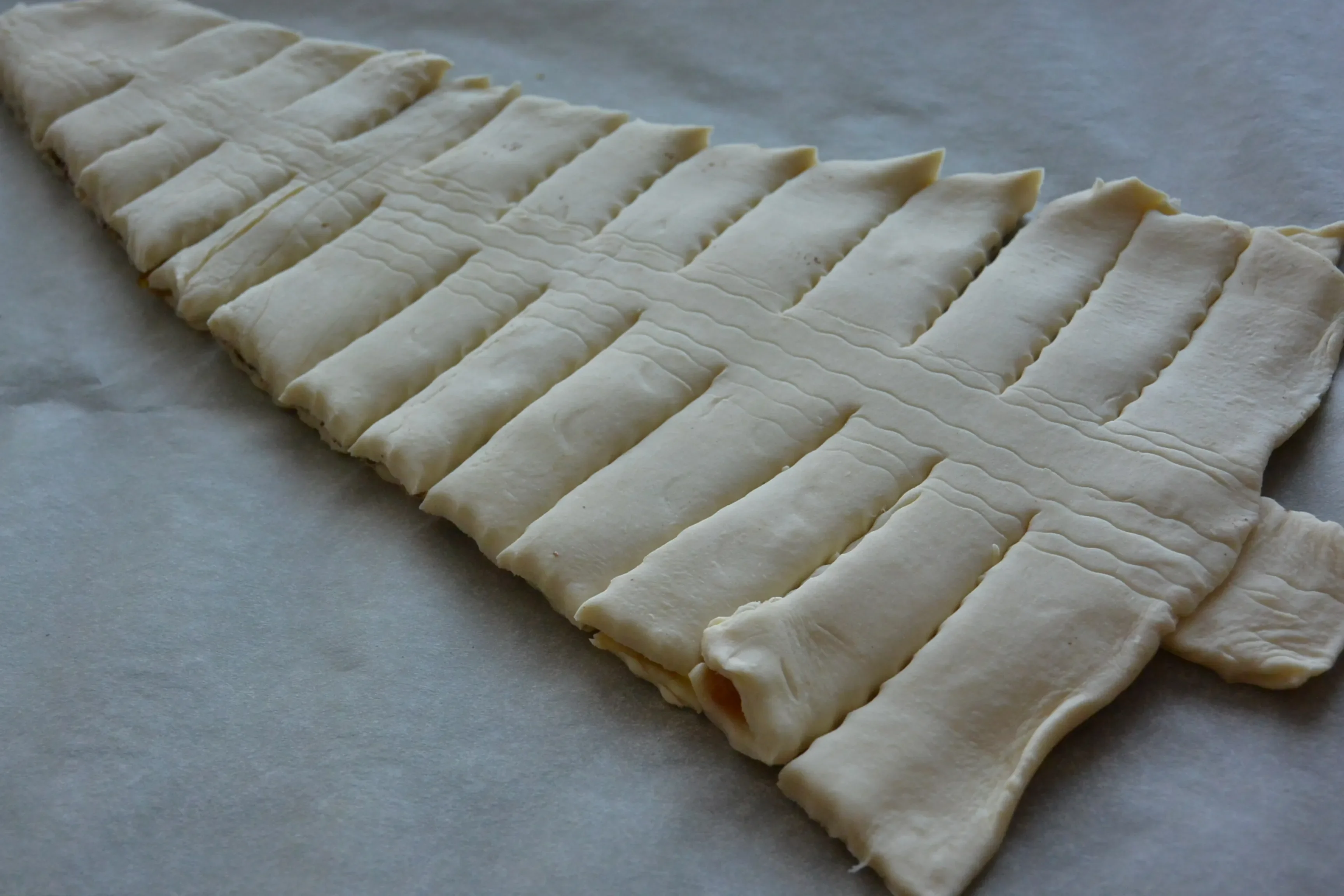 Ёлочка из слоёного теста: шаг 1