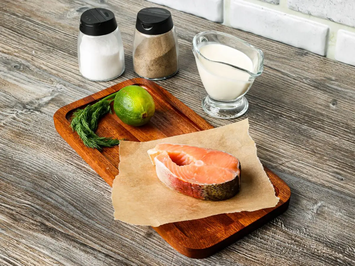 Шаг 1: Форель в сливках