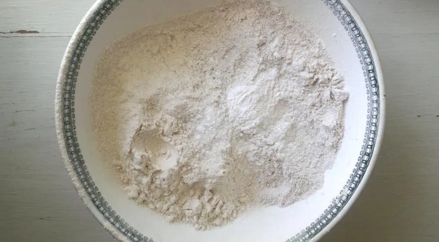 Галета с яблочно-ореховой начинкой: шаг 1