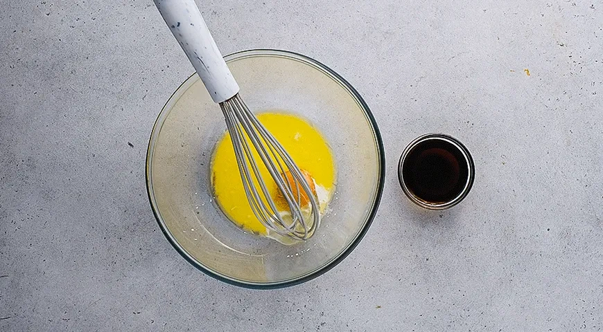 Глазированные пончики с беконом: шаг 1