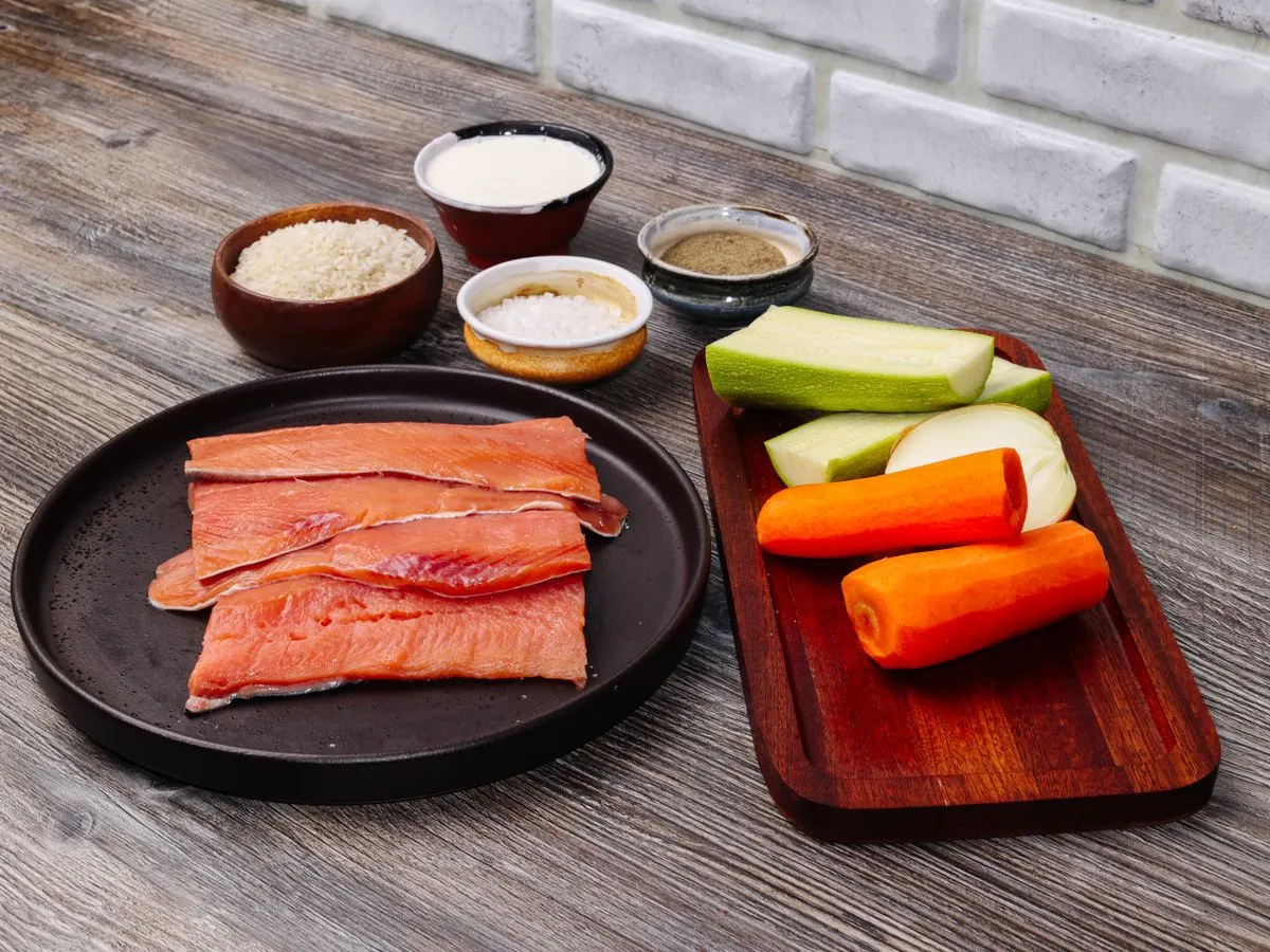 Шаг 1: Горбуша, запеченная с рисом и овощами