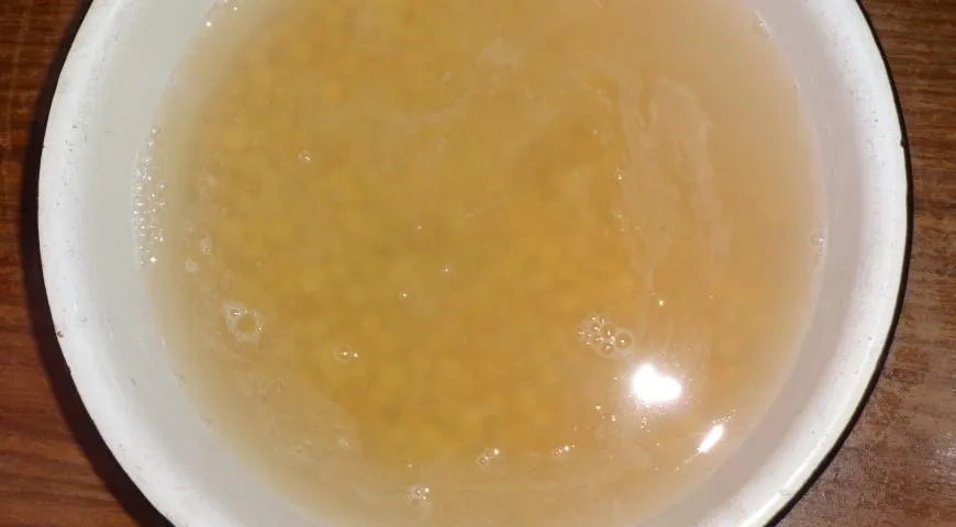 Горохово-овощной суп-пюре с сухариками: шаг 1