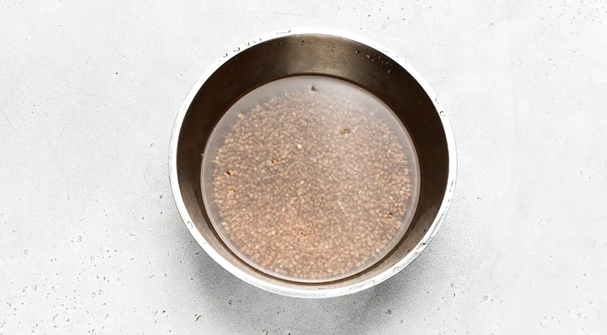 Гречка по-купечески в мультиварке с курицей: шаг 1