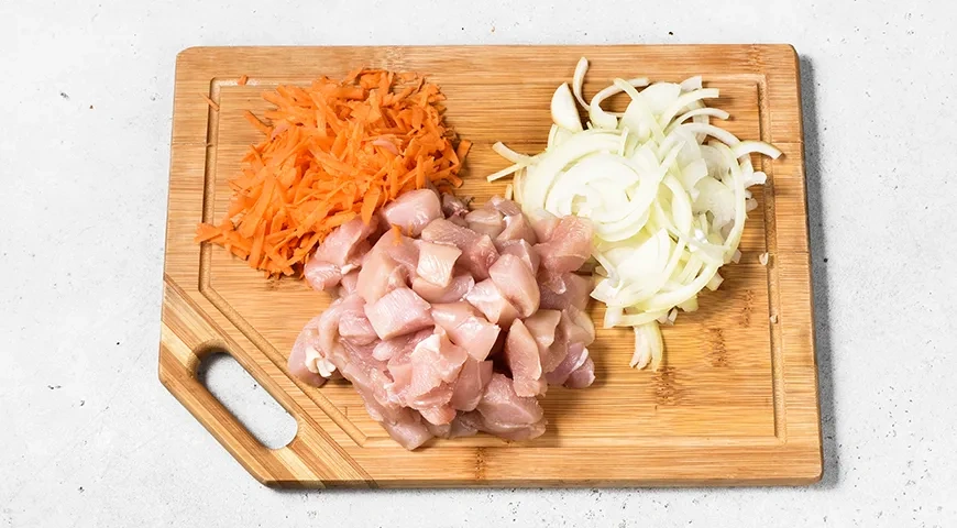 Гречка с курицей на сковороде: шаг 1