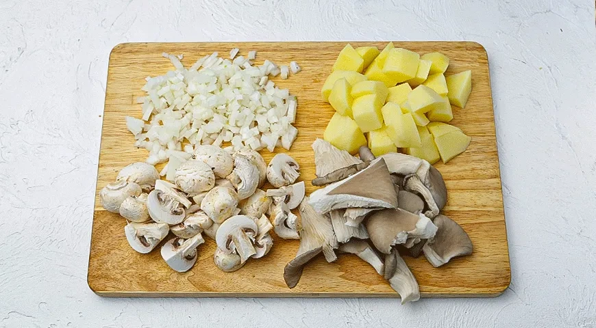 Гречневая каша с картофелем и грибами: шаг 1