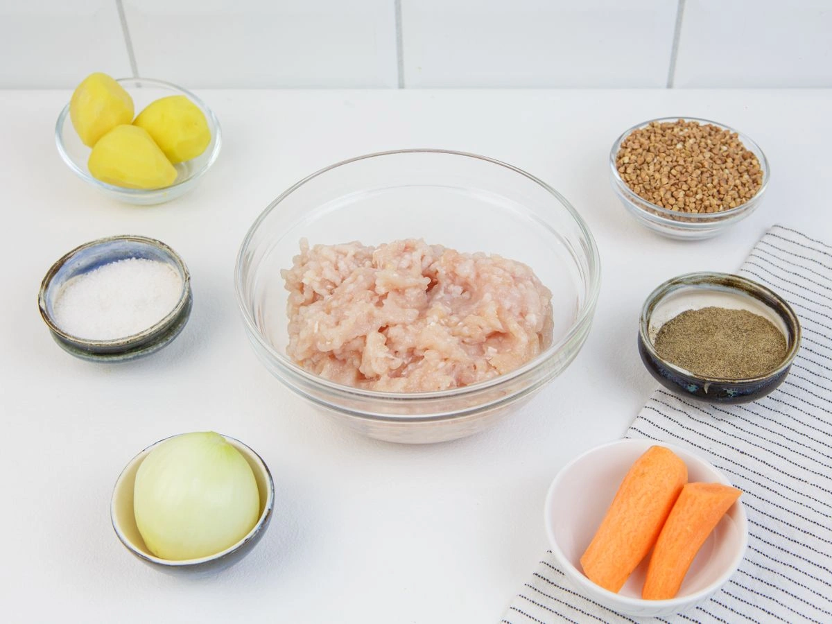 Шаг 1: Гречневый суп с фрикадельками