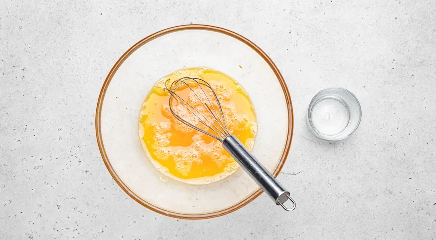 Хрустящий хворост на водке: шаг 1