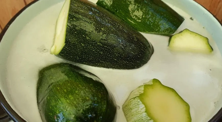 Кабачки по-корейски: шаг 1