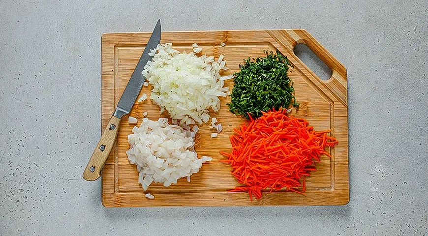 Кальмары, фаршированные булгуром: шаг 1